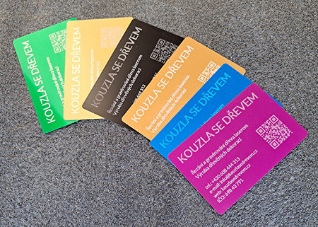 Vizitky z eloxovaného hliníku – laserové značení