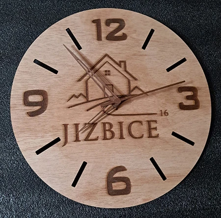 Dřevěné hodiny – zakázka na míru